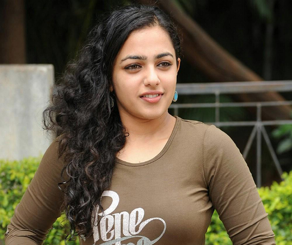 nithyamenen with venkatesh,kishore tirumala,aadallu meeku jhoharlu,  ఏజ్ గ్యాపే వెంకీ... నిత్య‌ల్ని క‌లిపింది..!